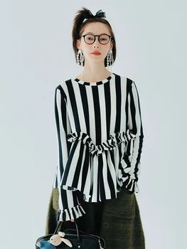 Imakokoni Orijinal Tasarım Yuvarlak Boyun Kazak Uzun Kollu Çizgili Üst Siyah ve Beyaz Kontrast Dantel Splice T-shirt kadın giyim