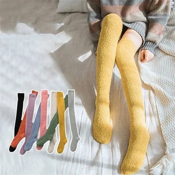 Şeker Renk Sıcak Mercan Polar Çorap Mercan Kaşmir Uyluk Yüksek Çorap Kış sıcak Yumuşak Kabarık Diz Uzun Tüp Kadın Çorap