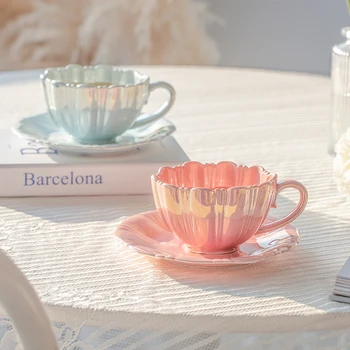 240ml İnci Beyaz Pembe Mavi Çiçek Petal Kahve bardak ve altlıklar Seramik Güzel çay bardağı İle fincan tabağı seti