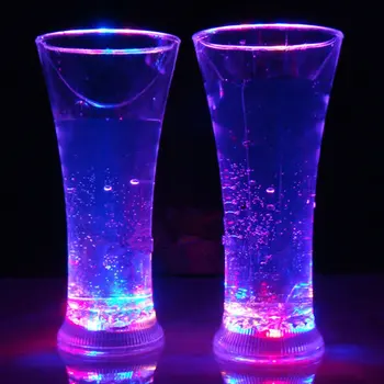 500ml LED Parlayan Light Up bardak bira viski bardağı Yavaş Yanıp Sönen Renk Değiştiren fincan ışık Cam kupa Düğün Parti Dekorasyon için